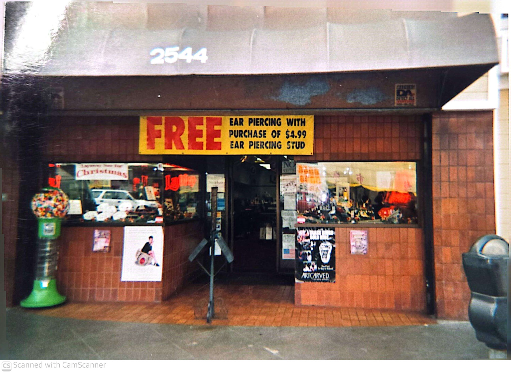 The original Latin Jewelers storefront on Mission Street
